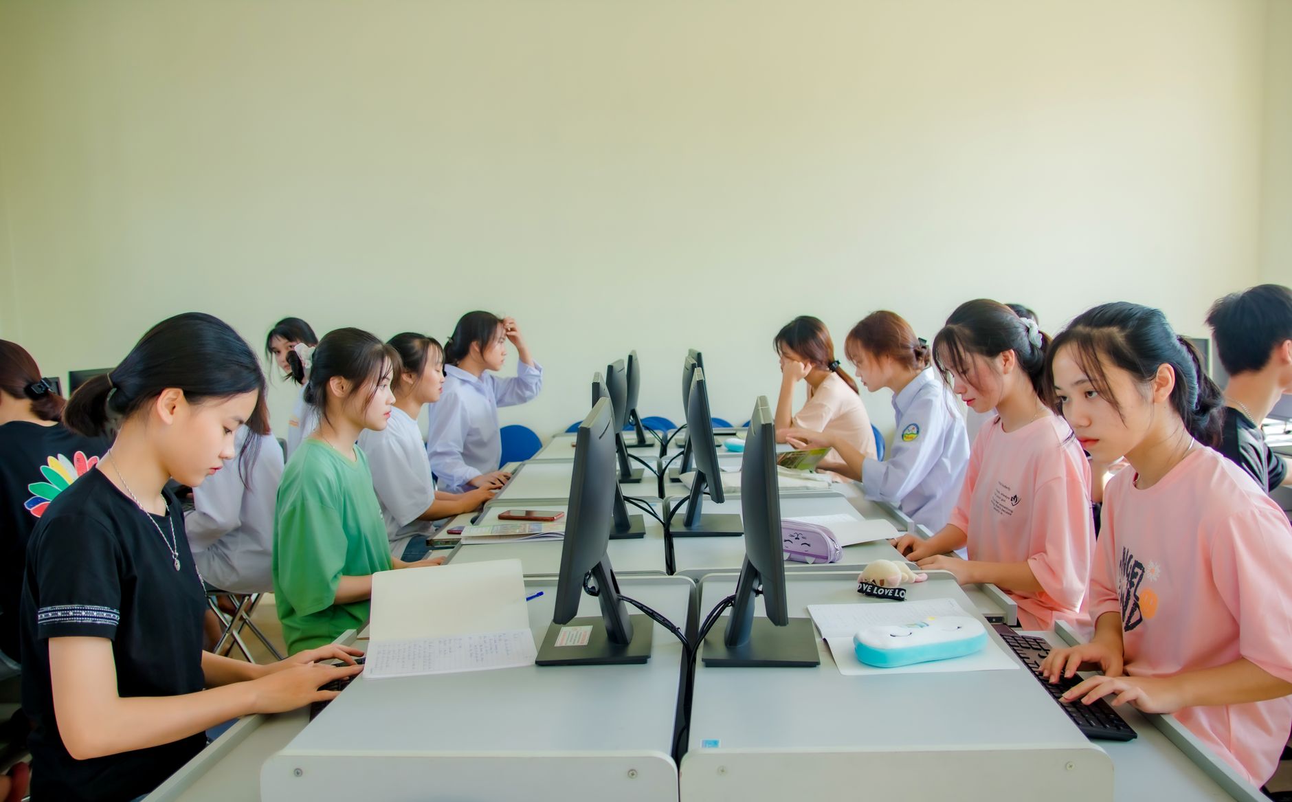 郑州科技学院附属中等专业学校 · 大数据技术应用 专业介绍与报名信息