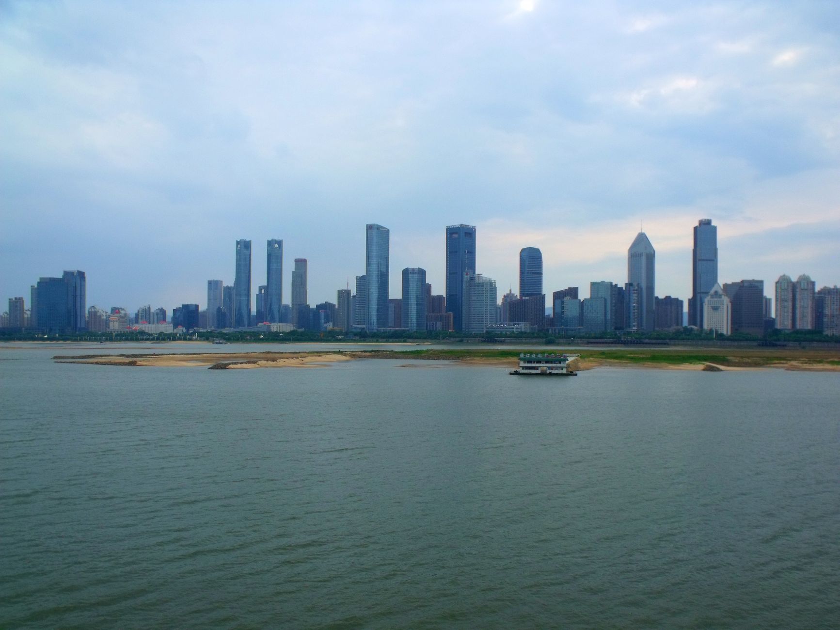 学校宣传地址和上课校区是一个地方吗？怎么确认