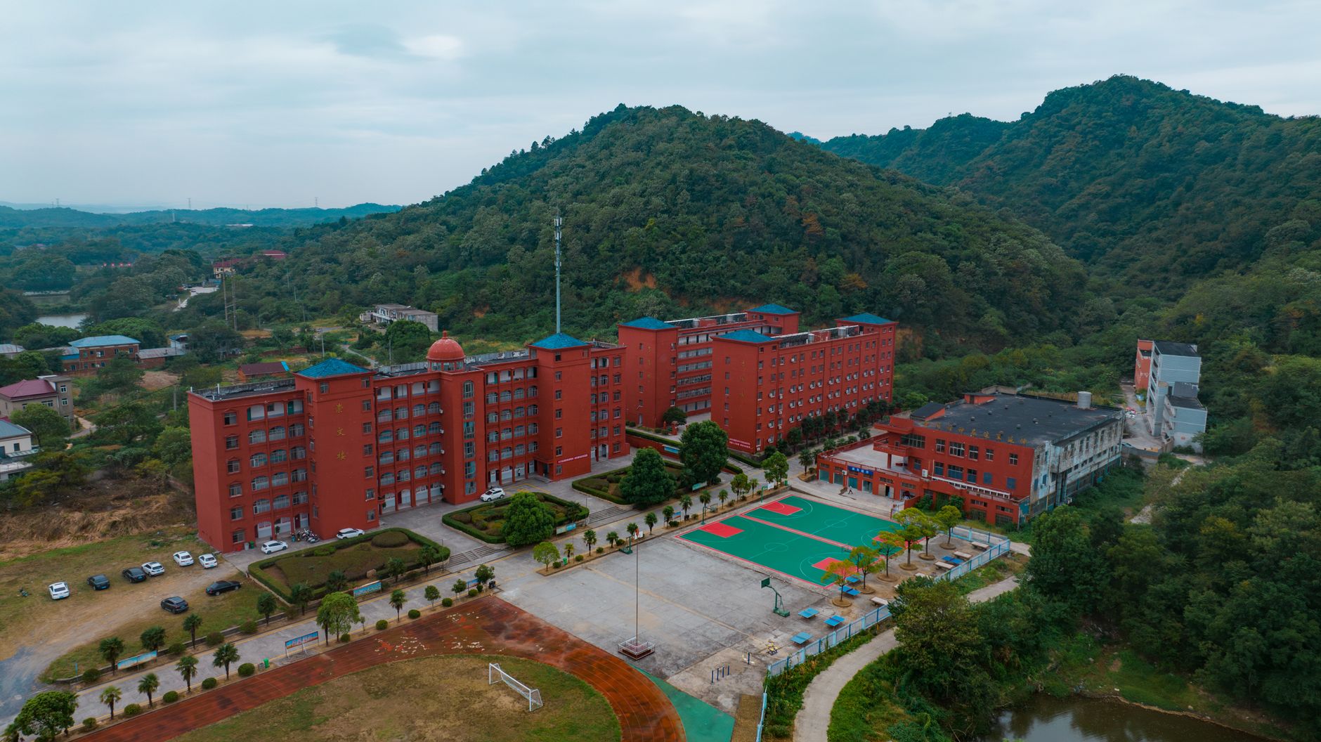 孩子自律差，住校学校的作息和纪律怎么核实？